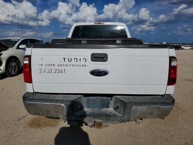 Vue de 2016 FORD F250 SUPER DUTY, angle 6