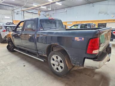 منظر 2017 RAM 2500 SLT، زاوية 2