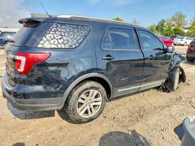 2018 FORD EXPLORER XLT view, angle 3
