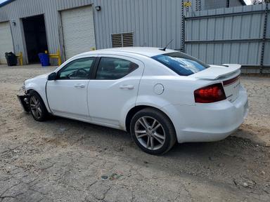 منظر 2012 DODGE AVENGER SXT، زاوية 2