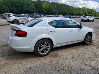 منظر 2012 DODGE AVENGER SXT، زاوية 3