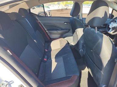 Vue de 2024 NISSAN VERSA SR, angle 10
