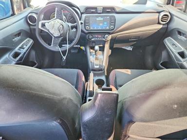 Vue de 2024 NISSAN VERSA SR, angle 8