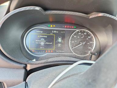 Vue de 2024 NISSAN VERSA SR, angle 9