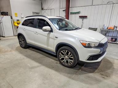 Vista de 2017 MITSUBISHI OUTLANDER SPORT SEL, ángulo 4