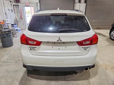 Vista de 2017 MITSUBISHI OUTLANDER SPORT SEL, ángulo 6