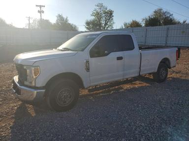 Vue de 2019 FORD F250 SUPER DUTY, angle 1