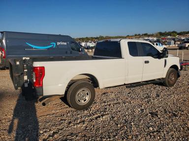Vue de 2019 FORD F250 SUPER DUTY, angle 3