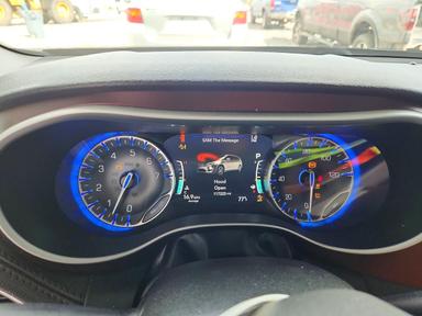 منظر 2018 CHRYSLER PACIFICA LIMITED، زاوية 9