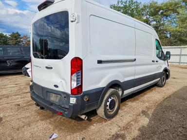 Vista de 2020 FORD TRANSIT T-350, ángulo 3