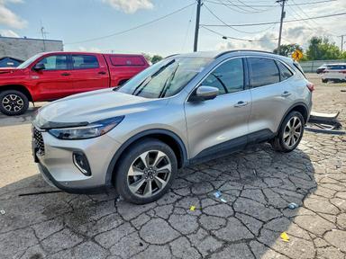 Vista de 2023 FORD ESCAPE PLATINUM, ángulo 1