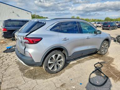 Vista de 2023 FORD ESCAPE PLATINUM, ángulo 3