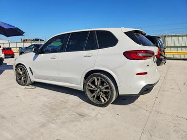 Vue de 2020 BMW X5 M50I, angle 2