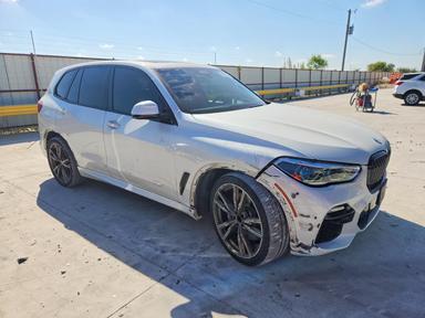 Vue de 2020 BMW X5 M50I, angle 4
