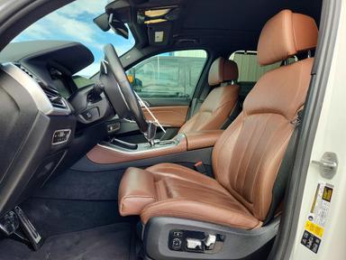 Vue de 2020 BMW X5 M50I, angle 7