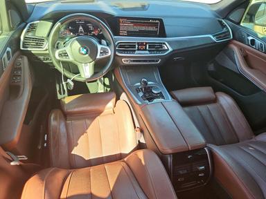 Vue de 2020 BMW X5 M50I, angle 8
