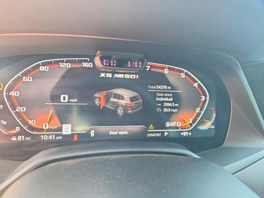 Vue de 2020 BMW X5 M50I, angle 9