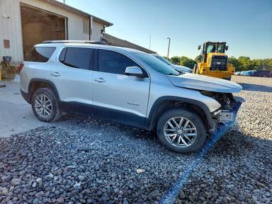 منظر 2018 GMC ACADIA SLE، زاوية 4