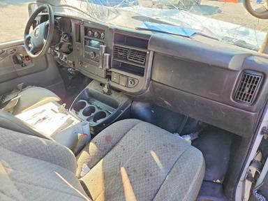 منظر 2015 CHEVROLET EXPRESS G2500، زاوية 8