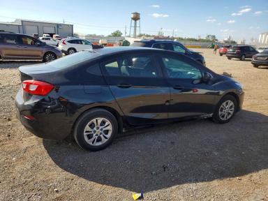 Vedere 2019 CHEVROLET CRUZE LS, unghi 3