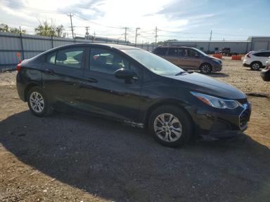 Vedere 2019 CHEVROLET CRUZE LS, unghi 4