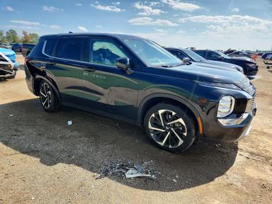 Vue de 2022 MITSUBISHI OUTLANDER SE, angle 4