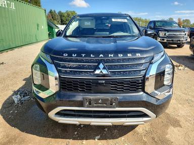Vue de 2022 MITSUBISHI OUTLANDER SE, angle 5