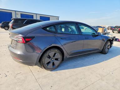 منظر 2022 TESLA MODEL 3، زاوية 3