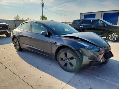 منظر 2022 TESLA MODEL 3، زاوية 4