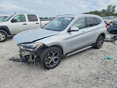 Vista de 2016 BMW X1 XDRIVE28I, ángulo 1
