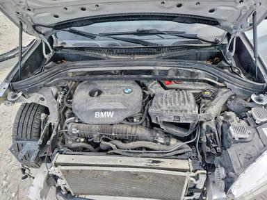 Vista de 2016 BMW X1 XDRIVE28I, ángulo 12