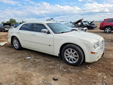 Vista de 2008 CHRYSLER 300C, ángulo 4