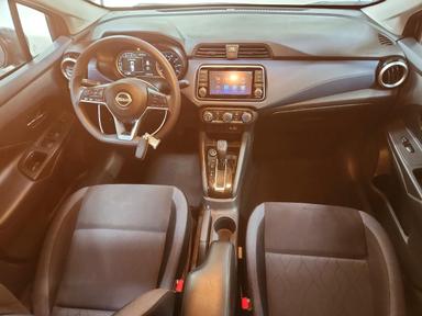 Vista de 2025 NISSAN VERSA SV, ángulo 8