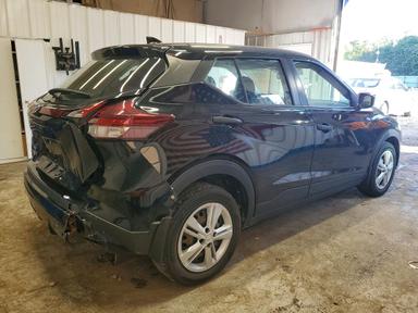 Vista de 2021 NISSAN KICKS S, ángulo 3