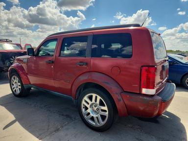 Vista de 2011 DODGE NITRO HEAT, ángulo 2