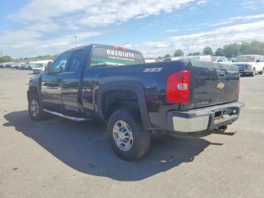 منظر 2008 CHEVROLET SILVERADO K2500 HEAVY DUTY، زاوية 2