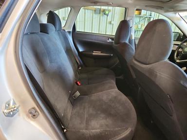 Vue de 2011 SUBARU IMPREZA 2.5I PREMIUM, angle 10
