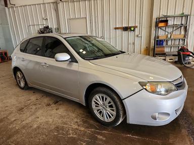 Vue de 2011 SUBARU IMPREZA 2.5I PREMIUM, angle 4