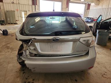 Vue de 2011 SUBARU IMPREZA 2.5I PREMIUM, angle 6