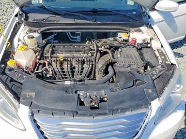 Vue de 2013 CHRYSLER 200 LX, angle 11