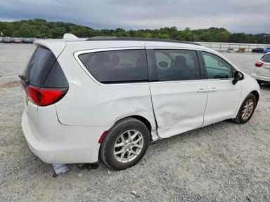 Вид 2020 CHRYSLER VOYAGER LXI, угол 3