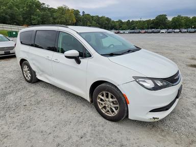 Вид 2020 CHRYSLER VOYAGER LXI, угол 4