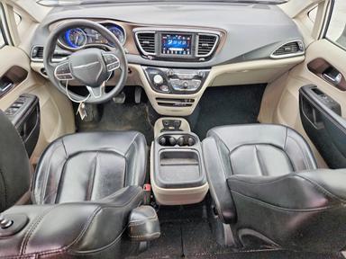 Вид 2020 CHRYSLER VOYAGER LXI, угол 8