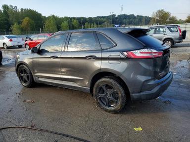 Vue de 2020 FORD EDGE SE, angle 2