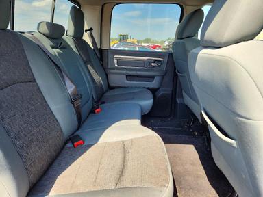 Вид 2018 RAM 1500 SLT, угол 10