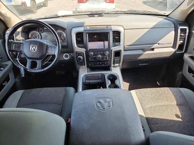 Вид 2018 RAM 1500 SLT, угол 8