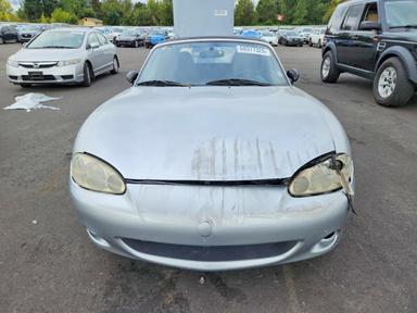منظر 2002 MAZDA MX-5 MIATA BASE، زاوية 5