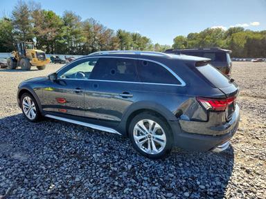 Vue de 2023 AUDI A4 ALLROAD PREMIUM PLUS, angle 2
