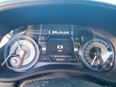 Vue de 2021 RAM 3500 LIMITED, angle 9