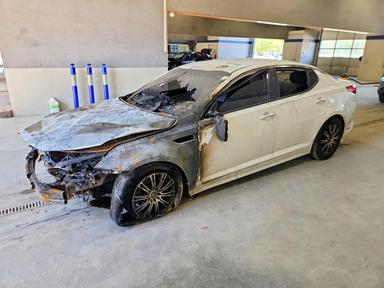Вид 2014 KIA OPTIMA LX, угол 1